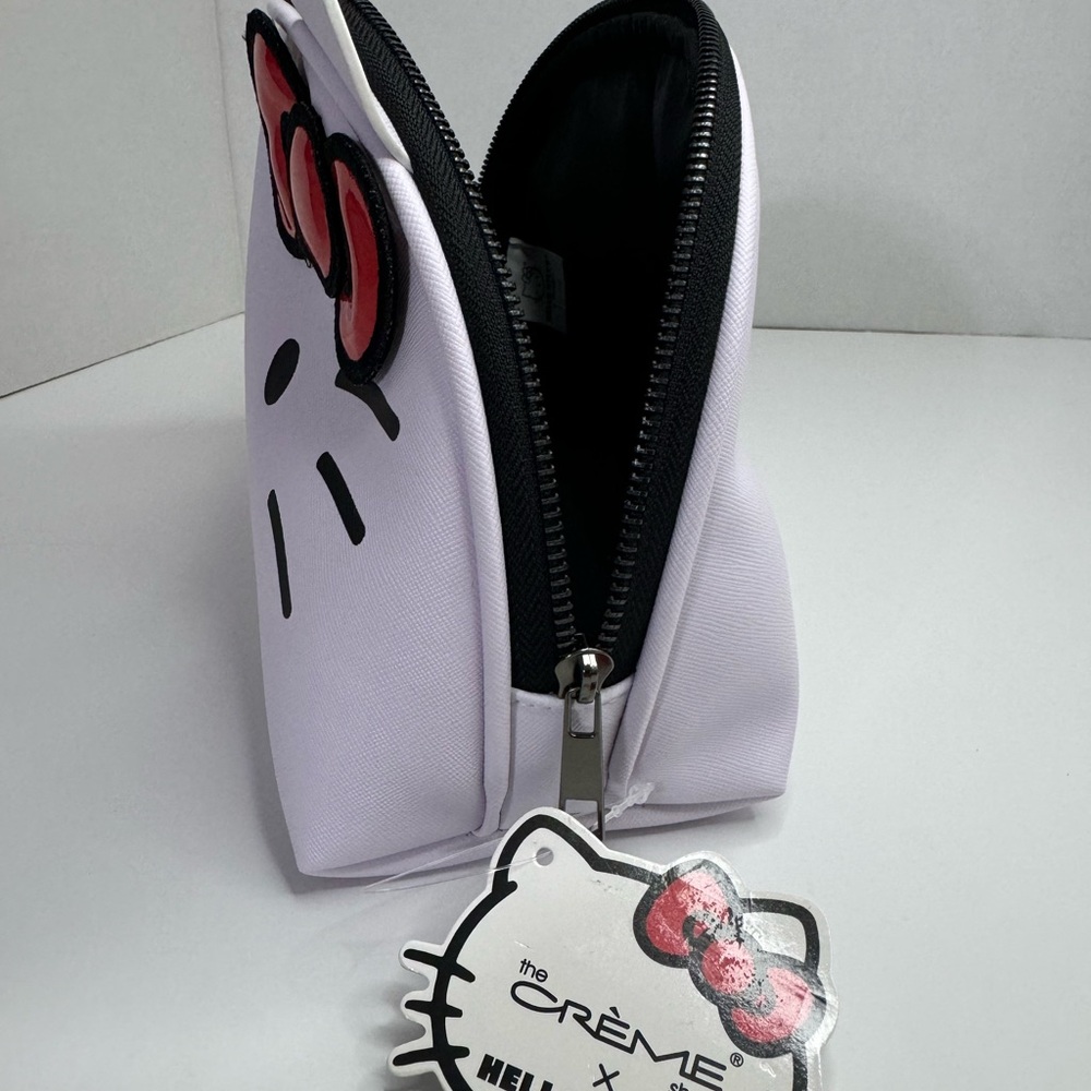 Hello Kitty x The Crème Shop Dome Makeup Travel Pouch (Red) - Picture 11 of 12